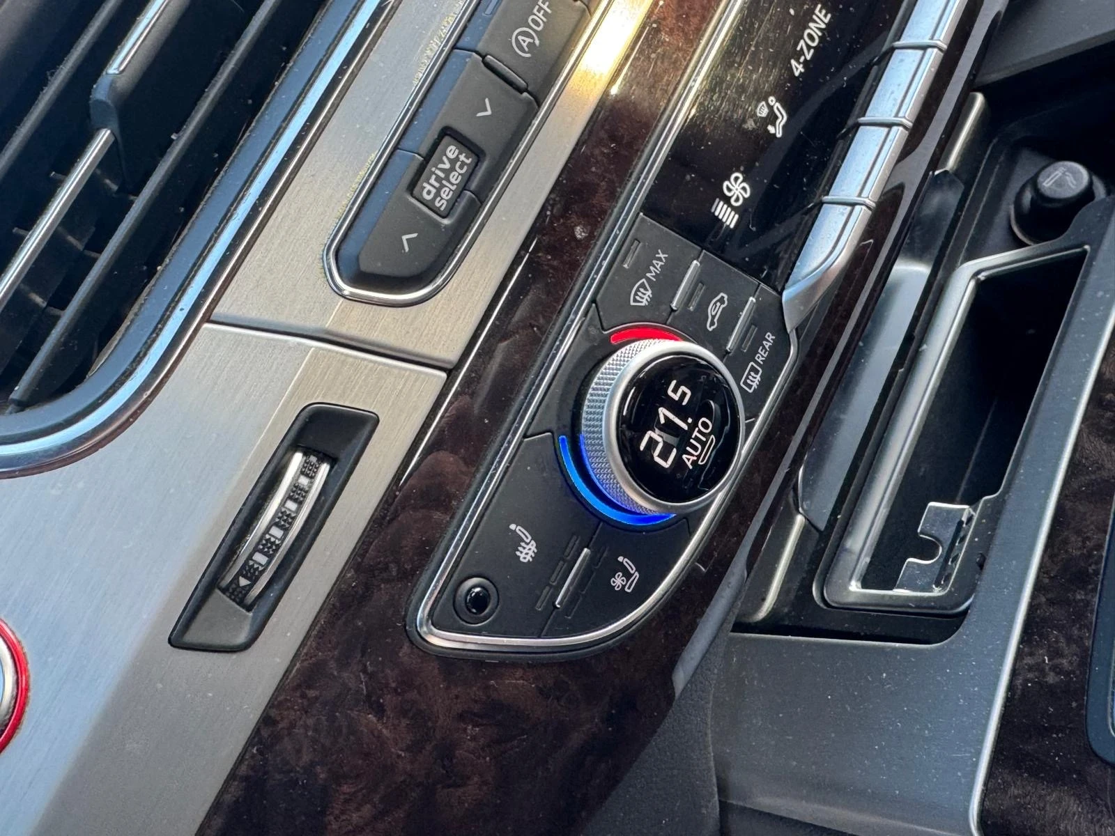 Audi SQ7 Full* * * * *  | Mobile.bg   11