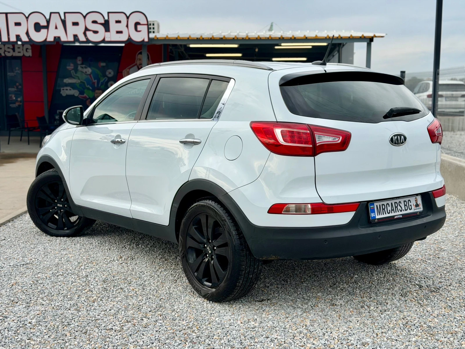 Kia Sportage 2.0 DIZEL / 4x4 / AVTOMAT / NAVI / KOJA | Mobile.bg   4
