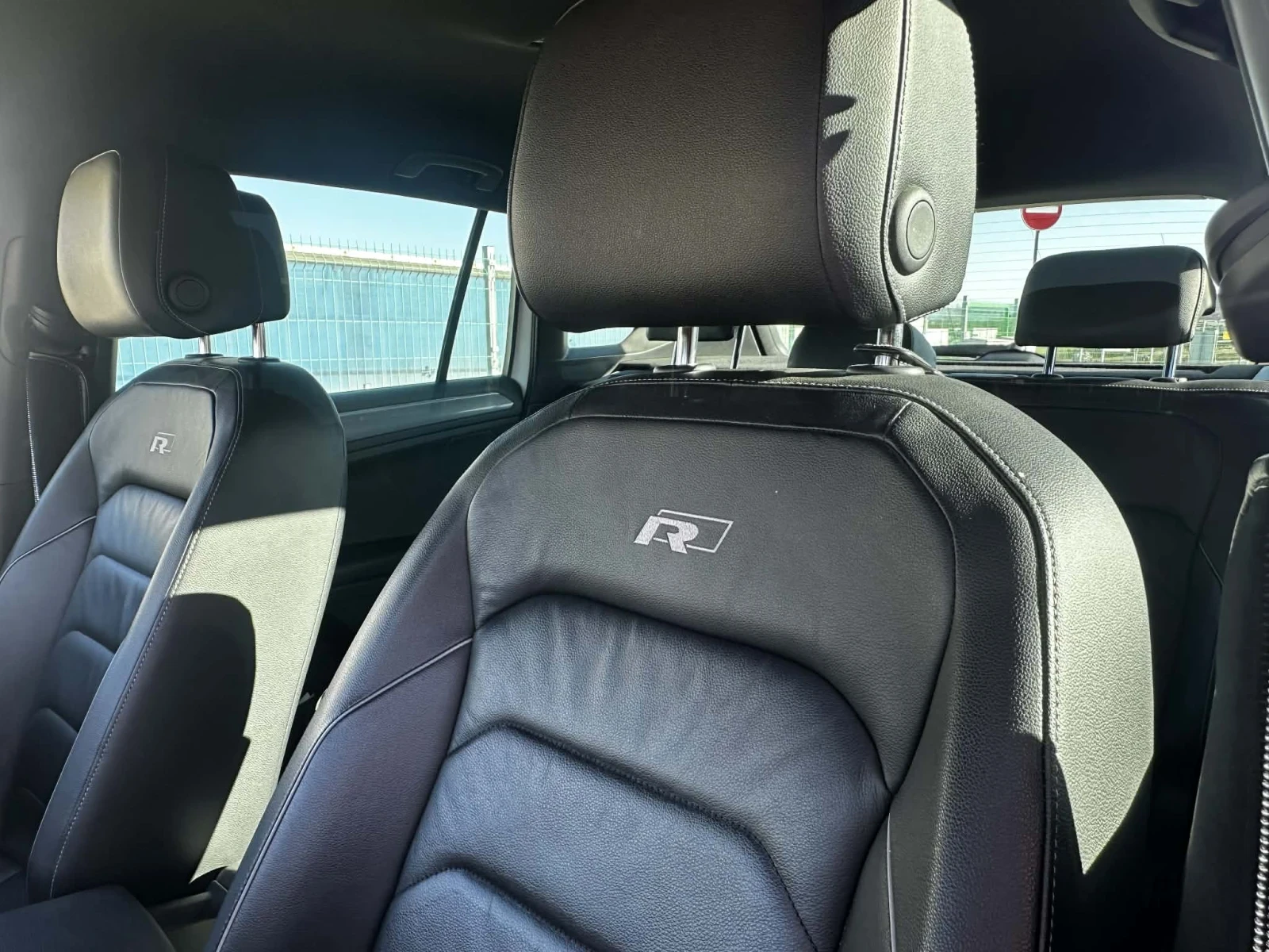 VW Tiguan, снимка 15 - Автомобили и джипове - 54030637