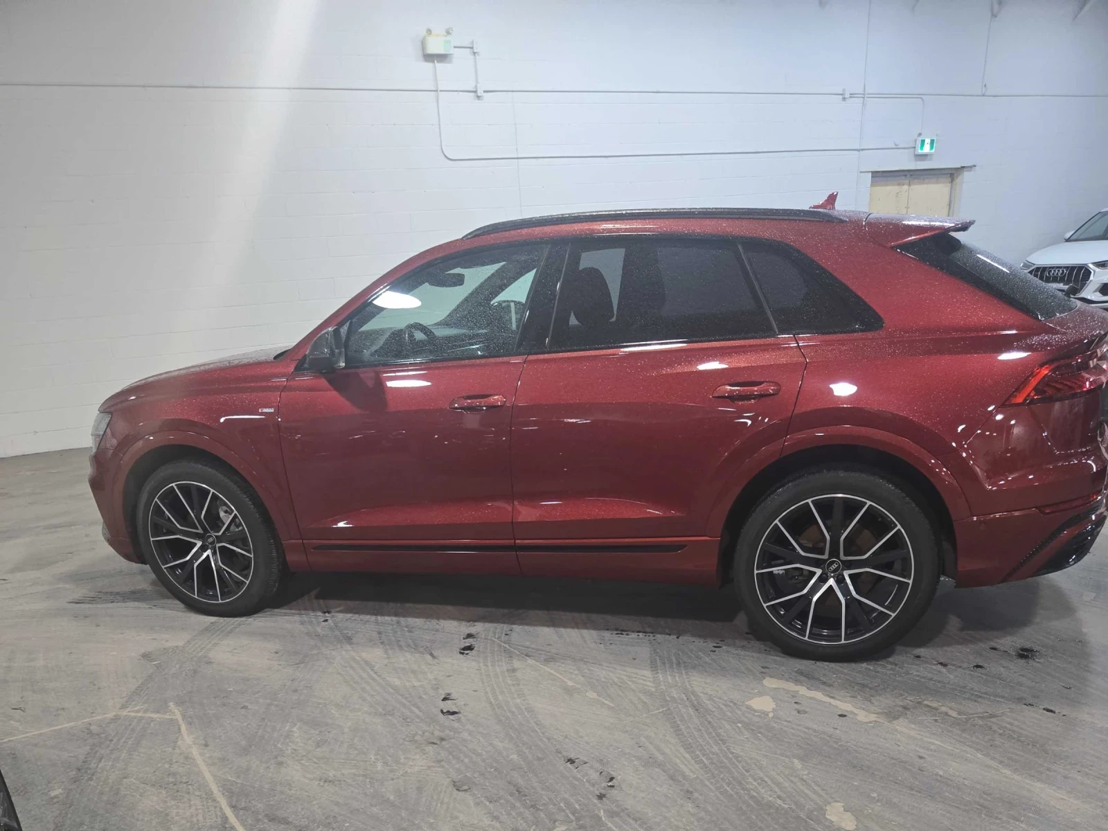 Audi Q8 TECHNIK * CAR FAX * АВТО КРЕДИТ * , снимка 4 - Автомобили и джипове - 54162102