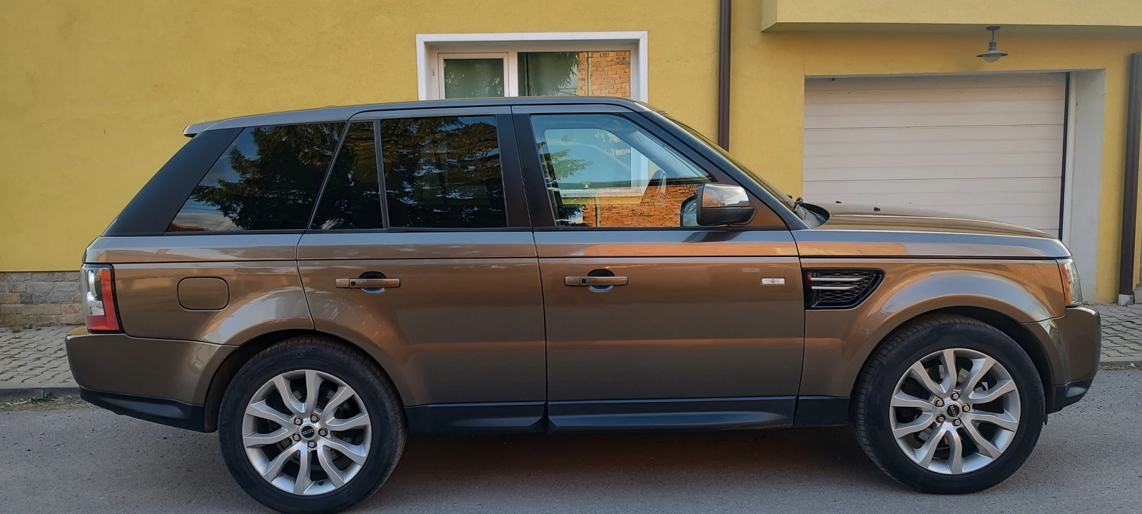 Land Rover Range Rover Sport HSE, снимка 2 - Автомобили и джипове - 54734679
