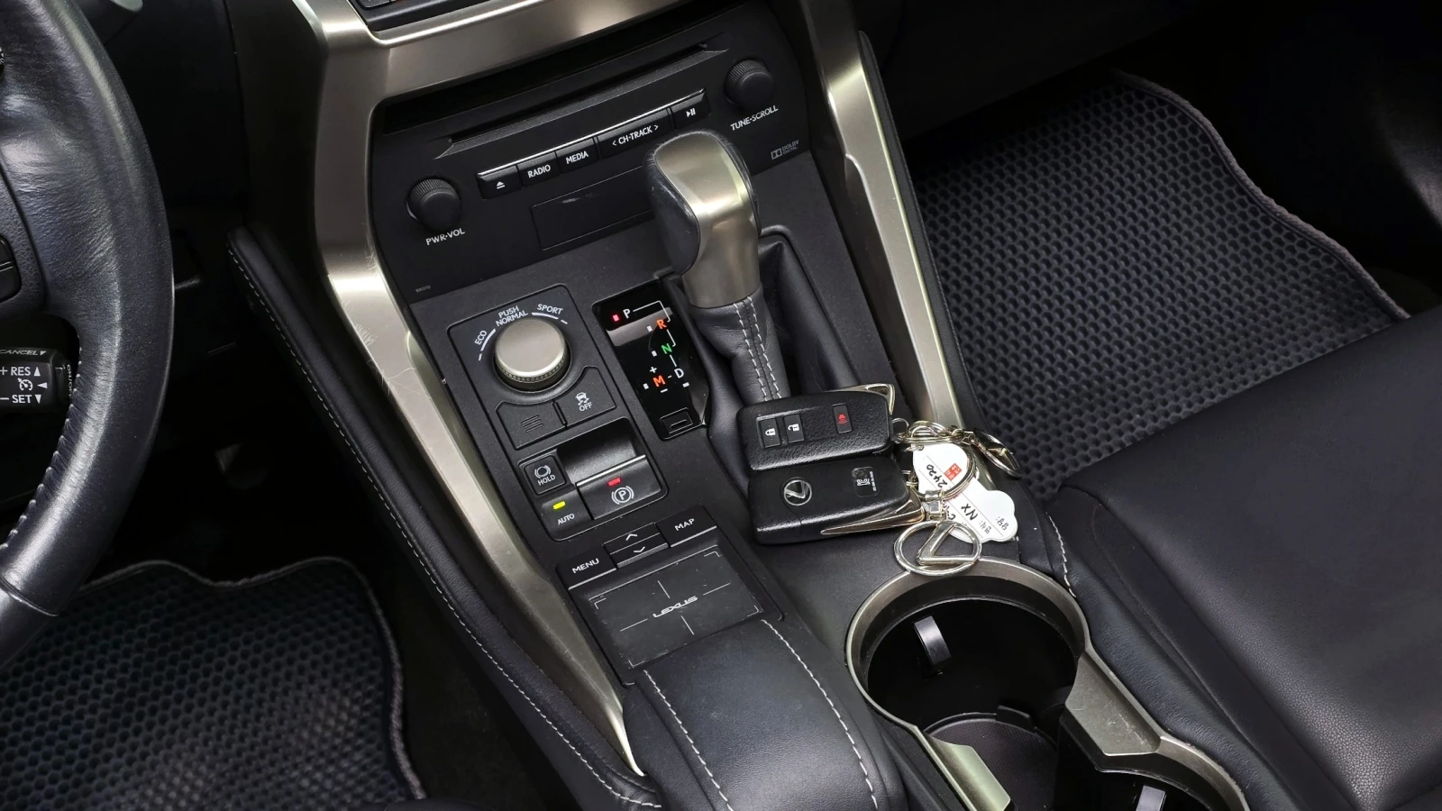 Lexus NX 200t * SUPREME* 2.0L* , снимка 9 - Автомобили и джипове - 54846198