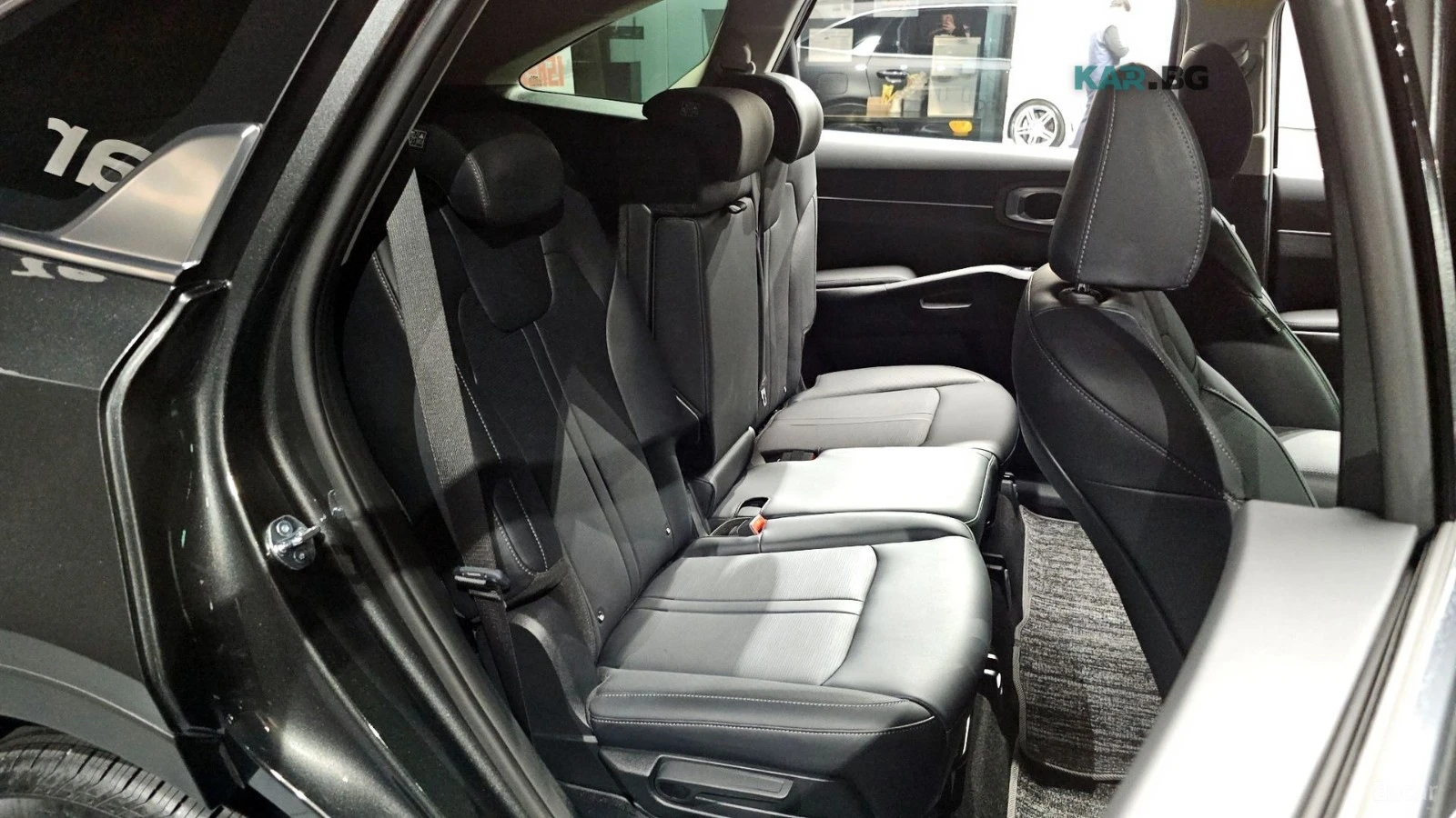 Kia Sorento 4TH GENERATION 2.2 DIESEL/HUD/DISTRONIC, снимка 16 - Автомобили и джипове - 54870600