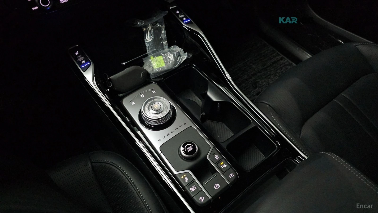 Kia Sorento 4TH GENERATION 2.2 DIESEL/HUD/DISTRONIC, снимка 14 - Автомобили и джипове - 54870600