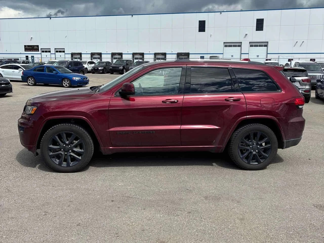 Jeep Grand cherokee DISTRONIC| PANO| ПОДГРЕВИ| , снимка 2 - Автомобили и джипове - 54940552