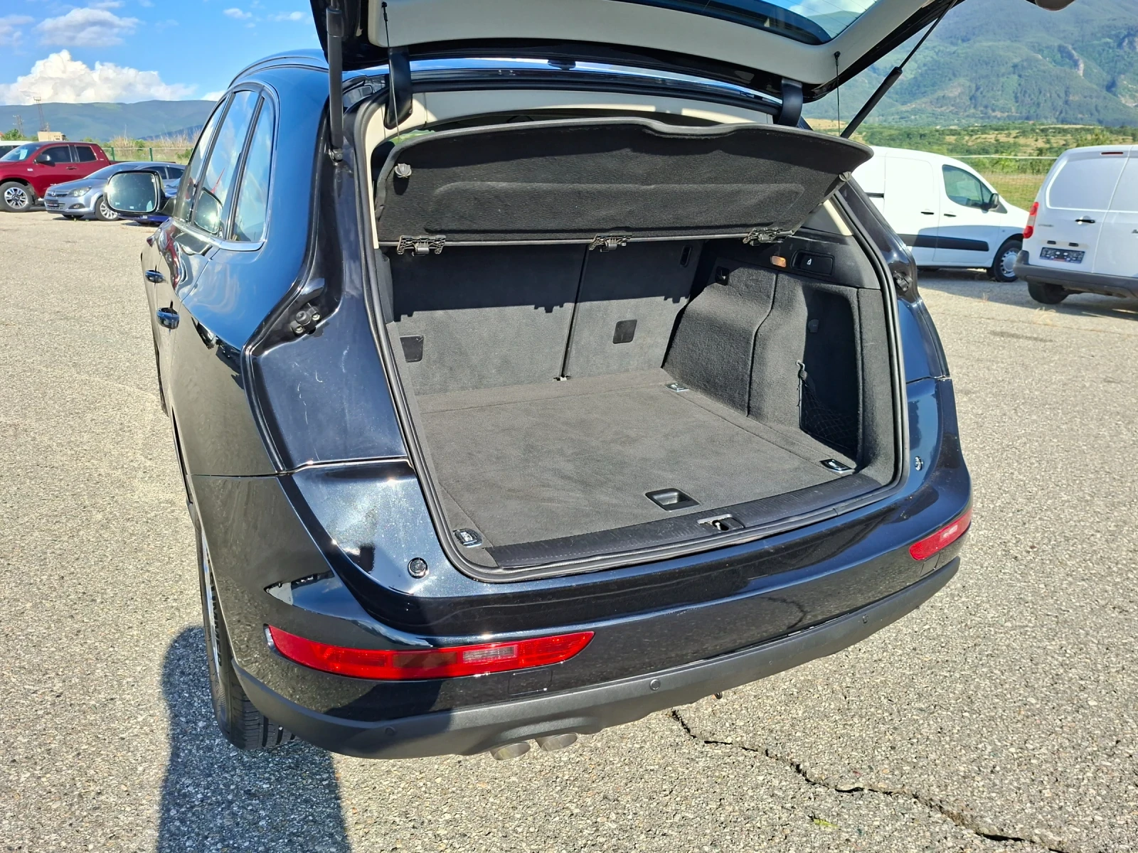 Audi Q5 2, 0 tdi Quatro, снимка 11 - Автомобили и джипове - 55335006