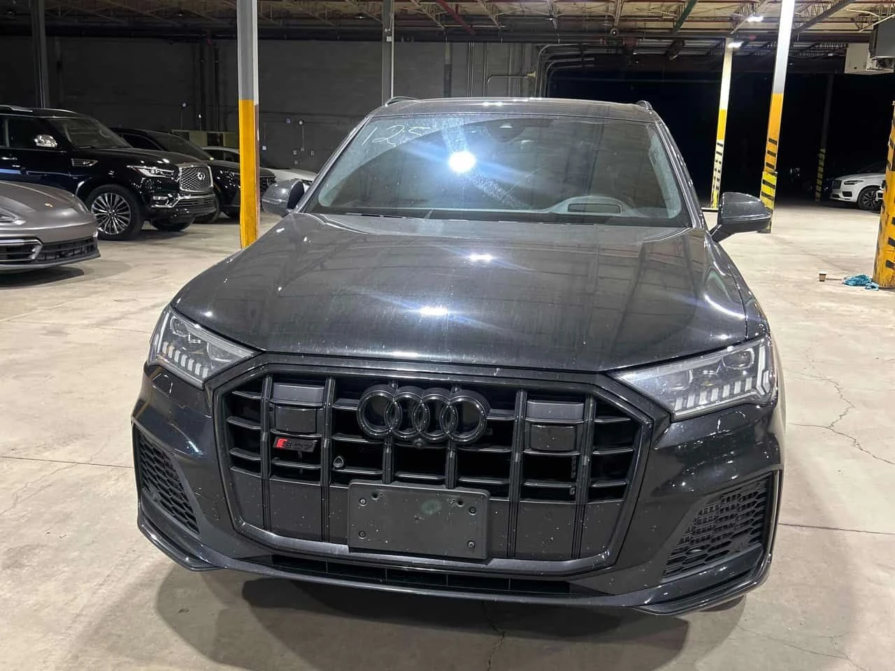 Audi SQ7 * 4.0 TFSI quattro * АВТОКРЕДИТ* , снимка 6 - Автомобили и джипове - 55388745