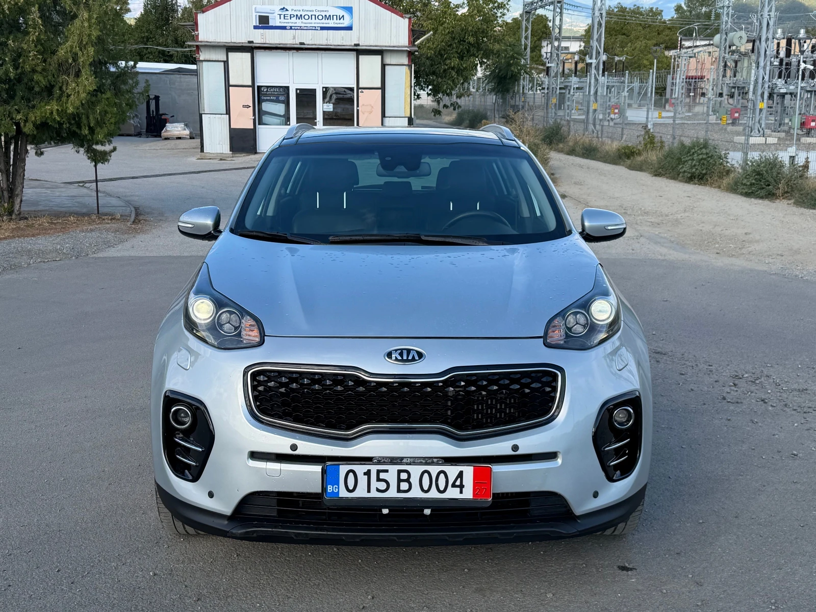 Kia Sportage 1.7CRDi Business, снимка 2 - Автомобили и джипове - 56222705