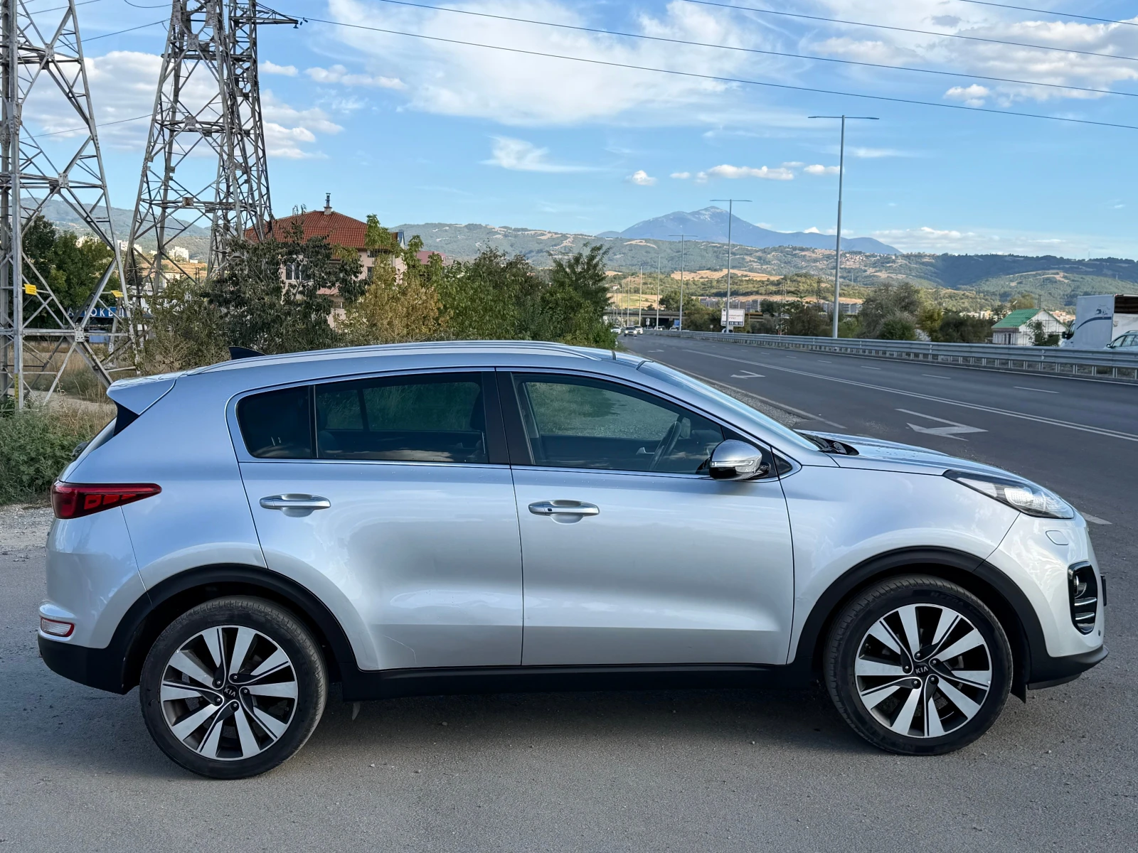 Kia Sportage 1.7CRDi Business, снимка 4 - Автомобили и джипове - 56222705