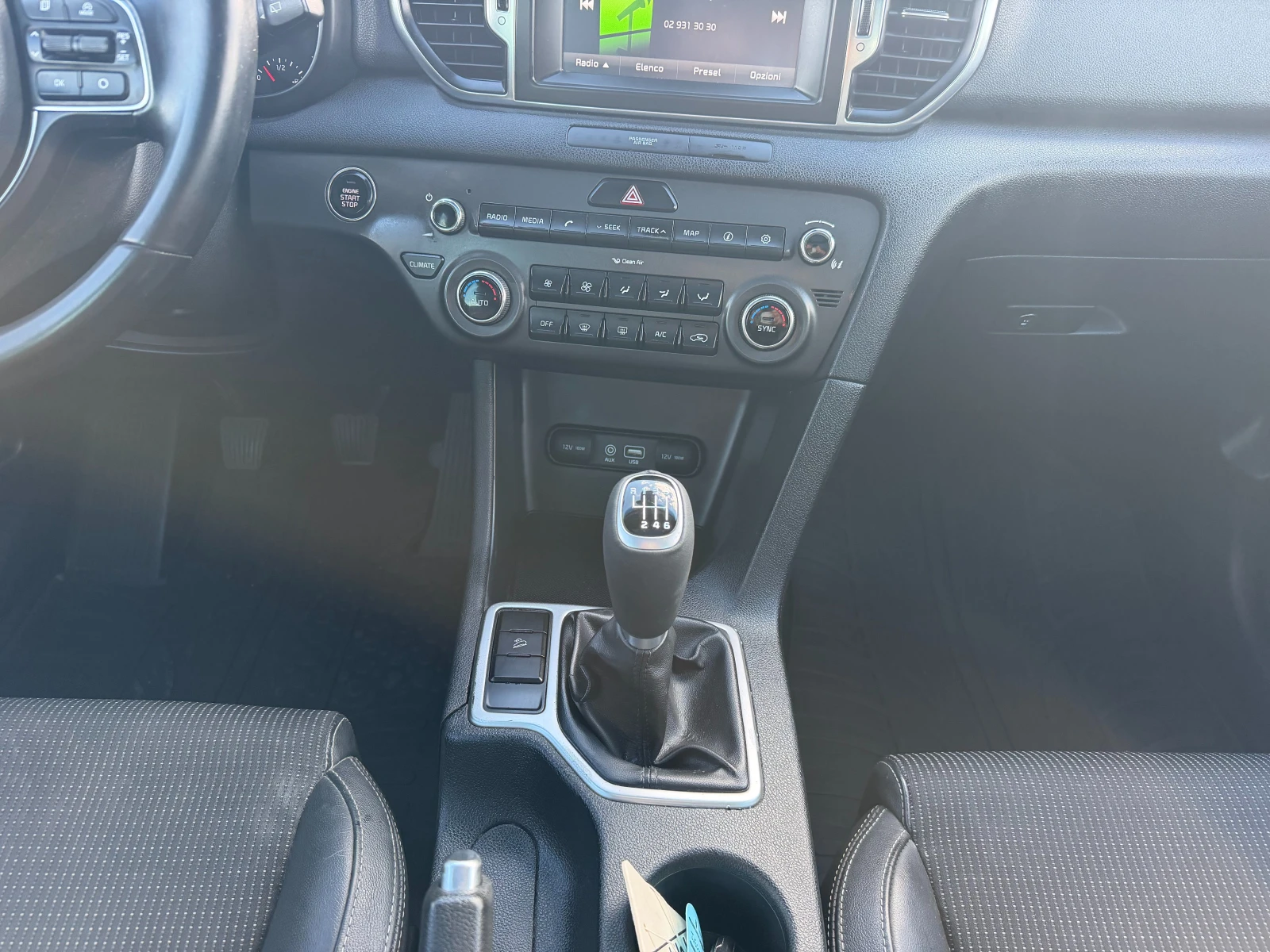 Kia Sportage 1.7CRDi Business, снимка 12 - Автомобили и джипове - 56222705
