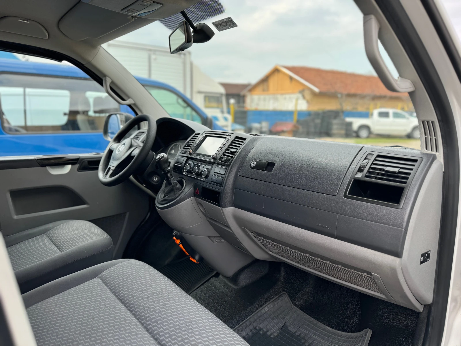 VW Transporter 2.0TDI LONG - изображение 8