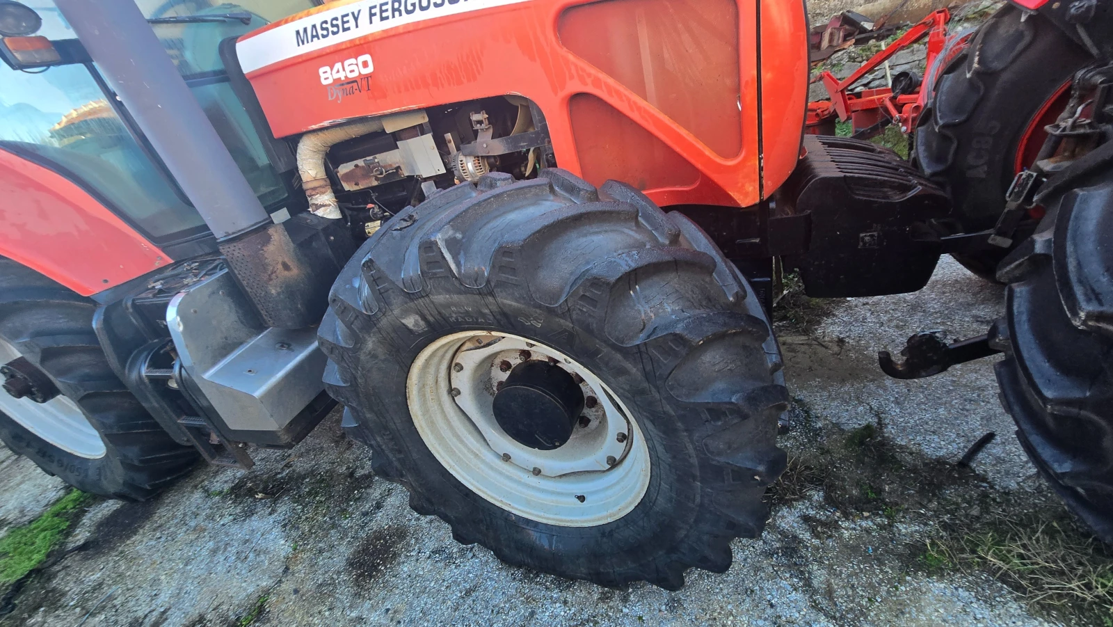 Трактор Massey 8460 Dyna-VT 235кс - изображение 4
