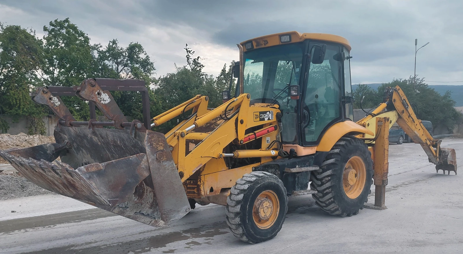 Багер JCB 3CX