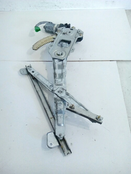 Ел.машинка задно ляво стъкло Субару Импреза комби,стъклоповдигач