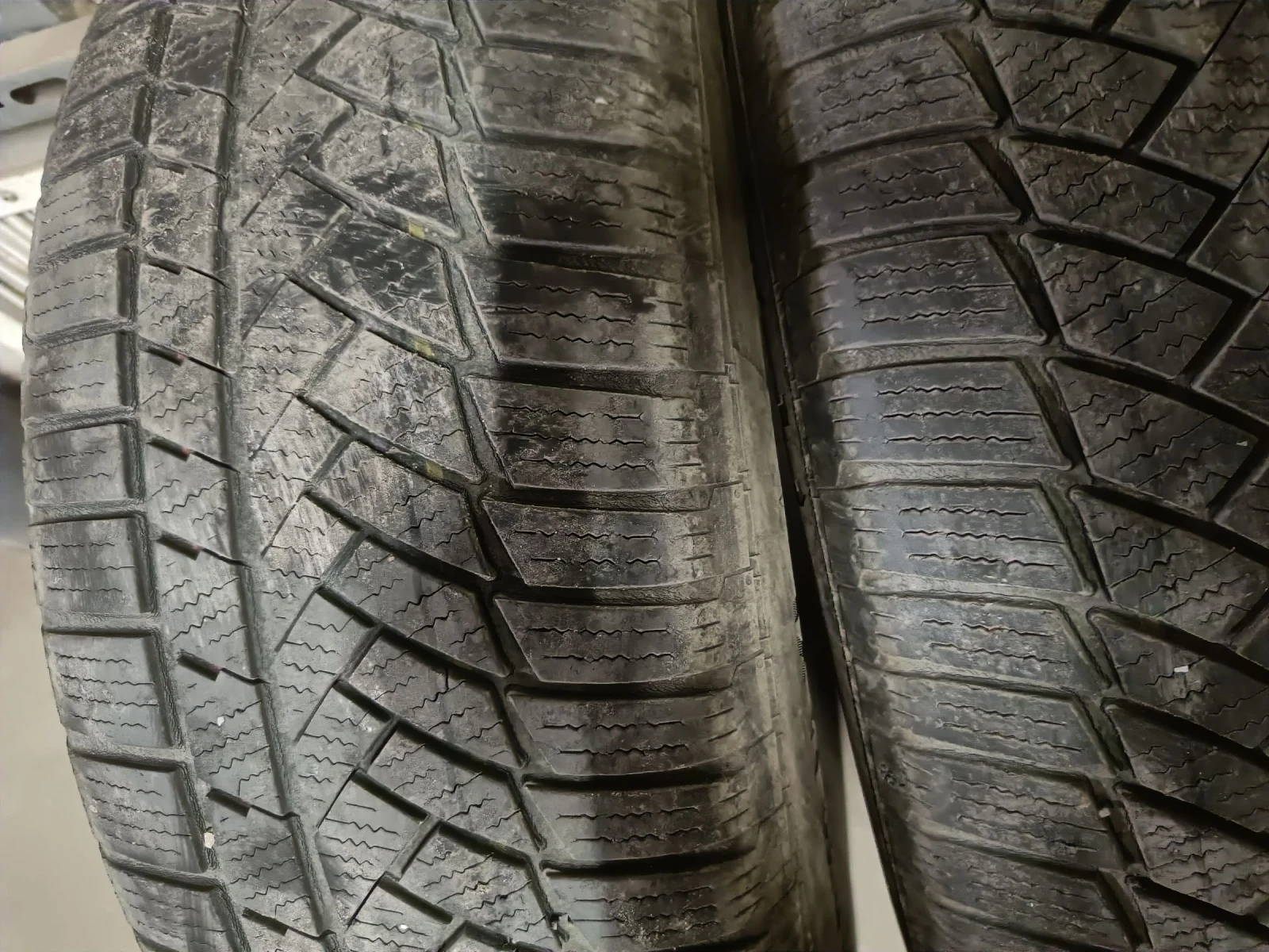 Гуми Зимни 235/60R18, снимка 9 - Гуми и джанти - 54387436
