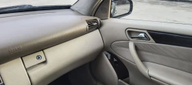 Mercedes-Benz 220 Комби, снимка 8