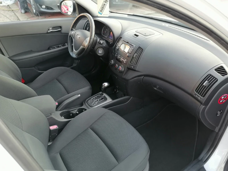 Hyundai I30 1.6 CRDI CW* * АВТОМАТИК* , снимка 15 - Автомобили и джипове - 43391983