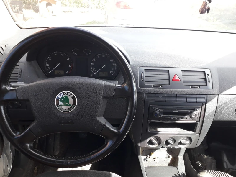 Skoda Fabia 1.2 /12V, снимка 7 - Автомобили и джипове - 47523419