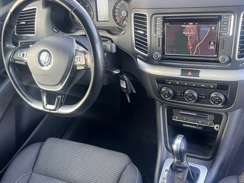 VW Sharan 2.0TDI 150KC EURO6B, снимка 15 - Автомобили и джипове - 48029332