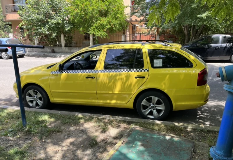 Skoda Octavia 1.6TDI, снимка 4 - Автомобили и джипове - 48397690