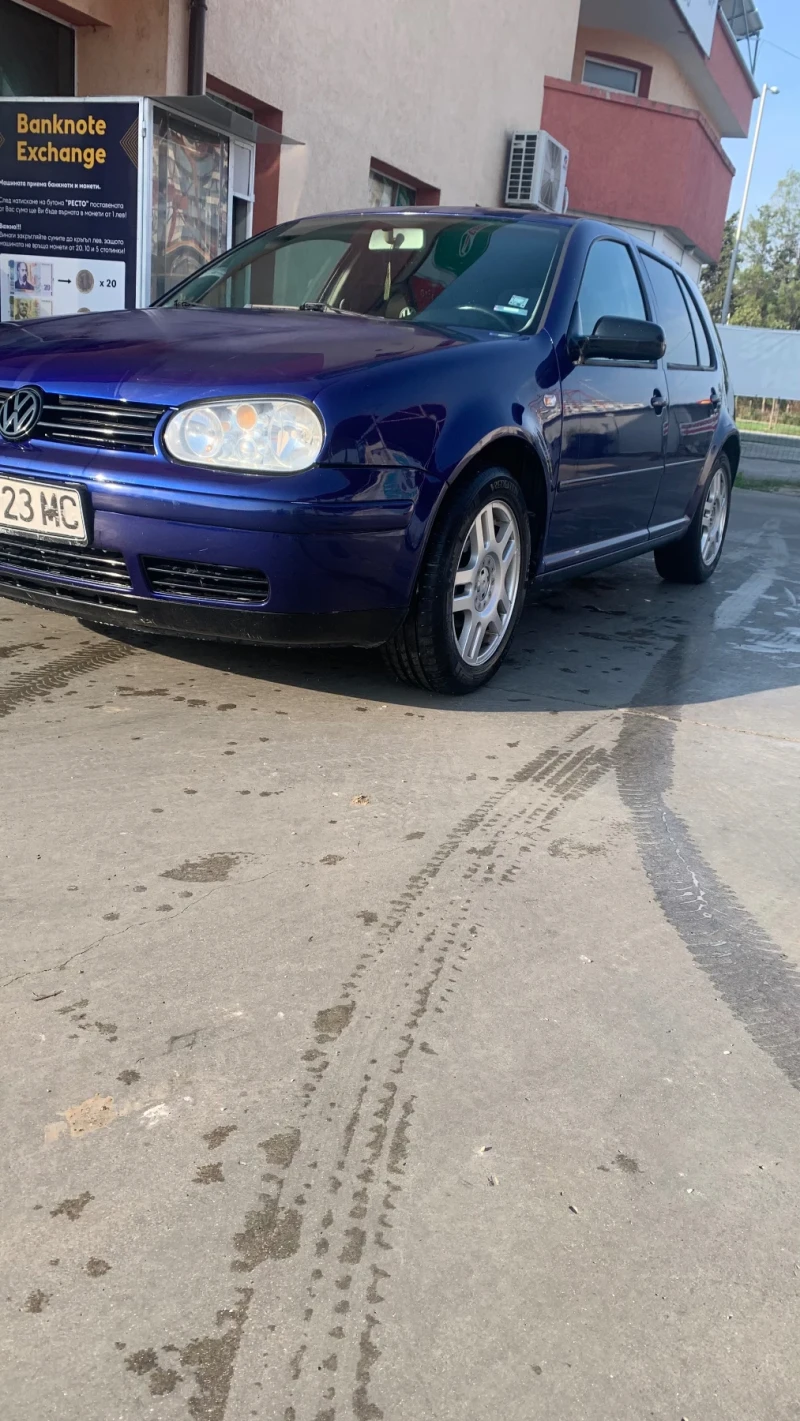 VW Golf 1.6i SR, снимка 1 - Автомобили и джипове - 49327660