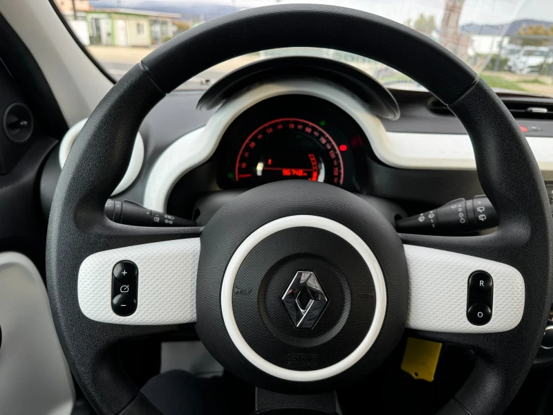 Renault Twingo 1.0 i, снимка 11 - Автомобили и джипове - 49547465