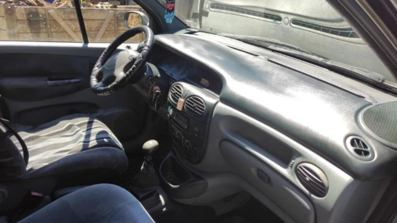 Renault Scenic, снимка 6 - Автомобили и джипове - 51514289