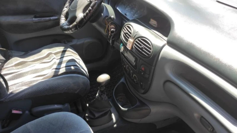 Renault Scenic, снимка 5 - Автомобили и джипове - 51514289