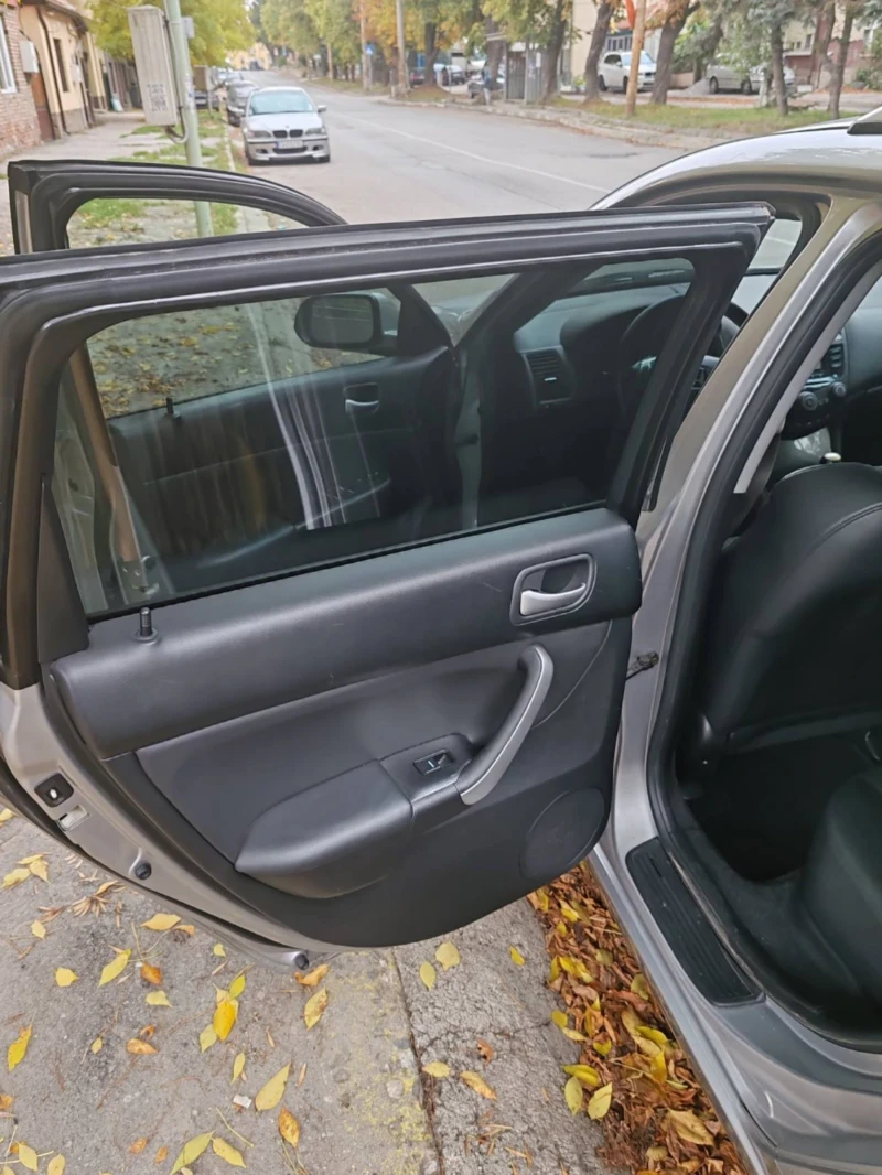 Honda Accord 2.2дизел, снимка 17 - Автомобили и джипове - 52155416