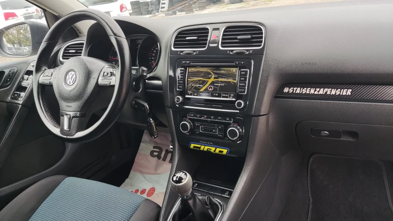 VW Golf 1.6tdi 105кс. /ЕВРО 5/НАВИ/, снимка 13 - Автомобили и джипове - 52352957