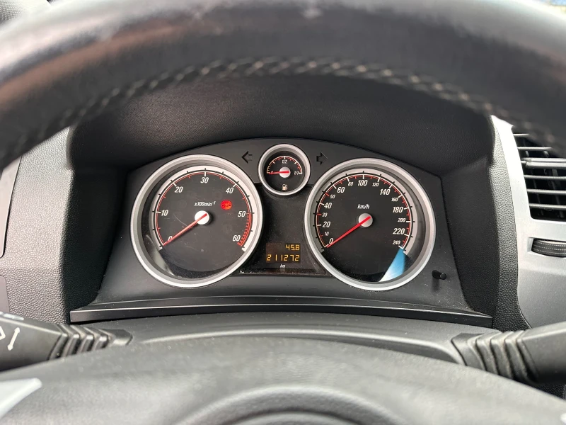 Opel Zafira, снимка 6 - Автомобили и джипове - 52867338