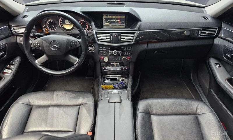 Mercedes-Benz E 220, снимка 7 - Автомобили и джипове - 52938975