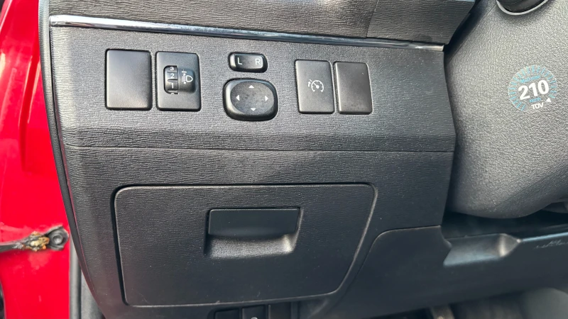 Toyota Avensis 1.8 VVTI, снимка 16 - Автомобили и джипове - 53114030