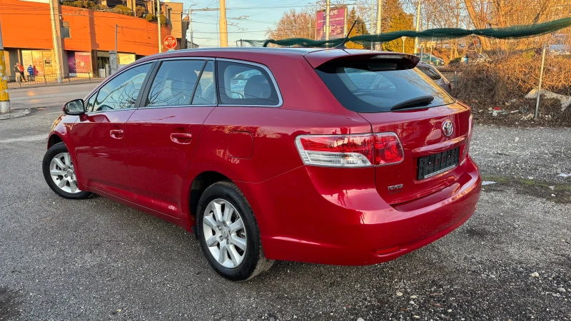 Toyota Avensis 1.8 VVTI, снимка 4 - Автомобили и джипове - 53114030