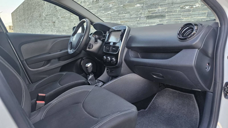 Renault Clio TCe 75к.с., снимка 13 - Автомобили и джипове - 53212964