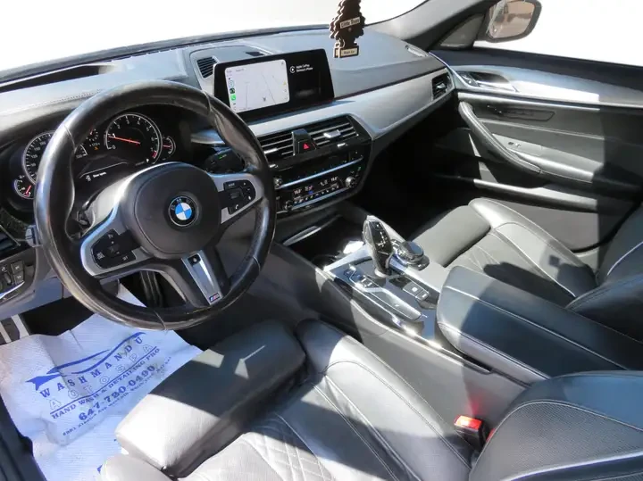 BMW 530 xDrive/M-Sport/CarPlay/360 Cam/HUD/Full, снимка 8 - Автомобили и джипове - 55091013