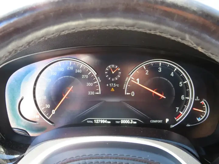 BMW 530 xDrive/M-Sport/CarPlay/360 Cam/HUD/Full, снимка 11 - Автомобили и джипове - 55091013