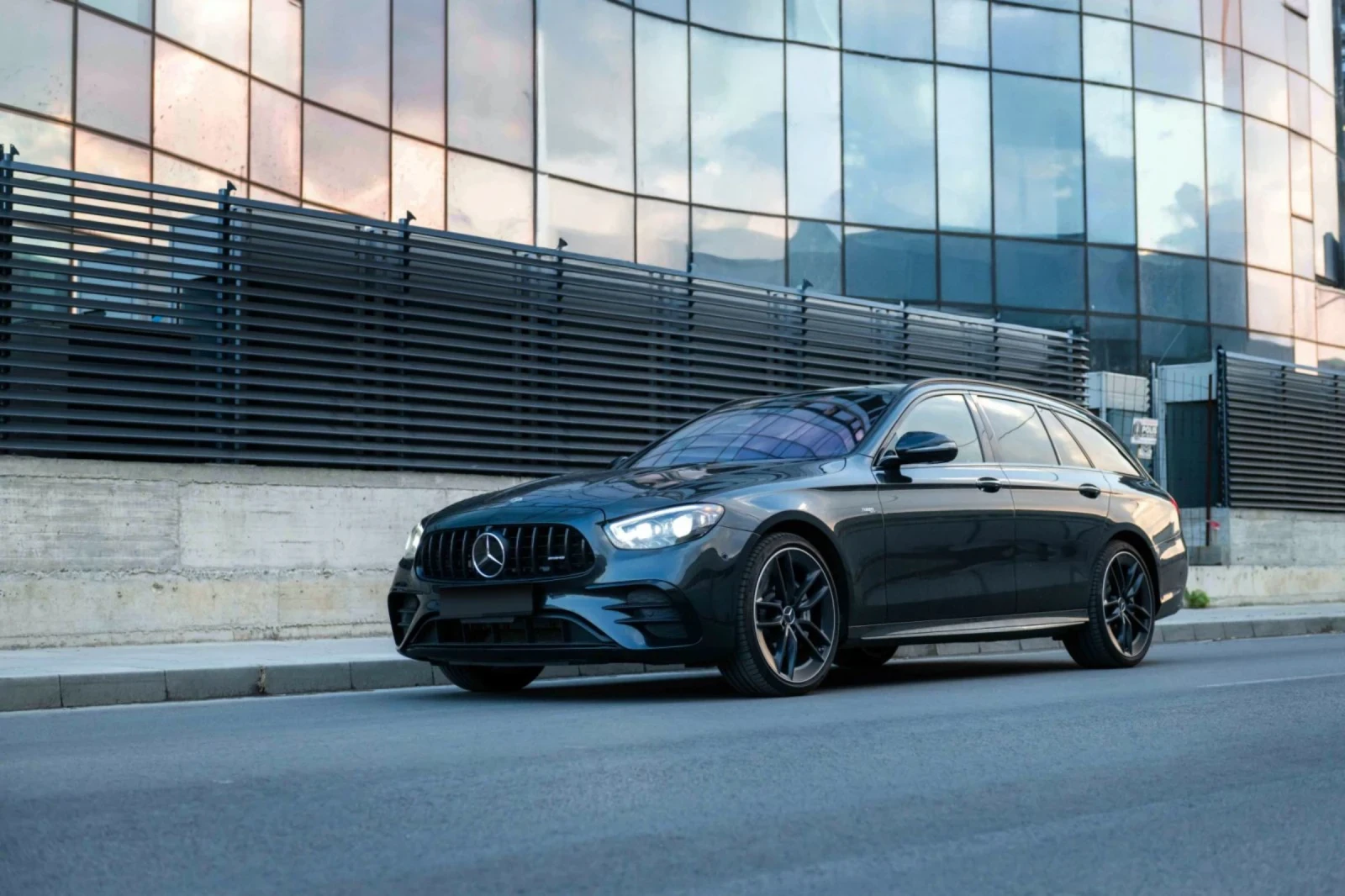 Mercedes-Benz E 53 AMG, снимка 1