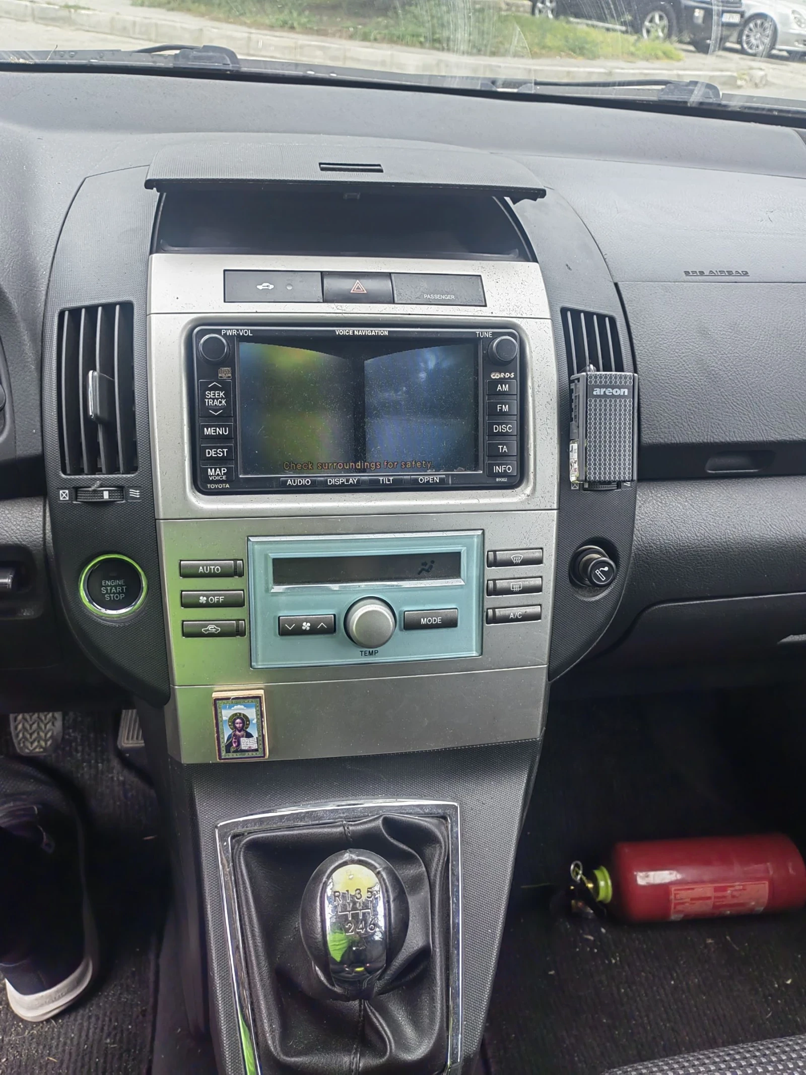 Toyota Corolla verso 2.2D4 - изображение 7