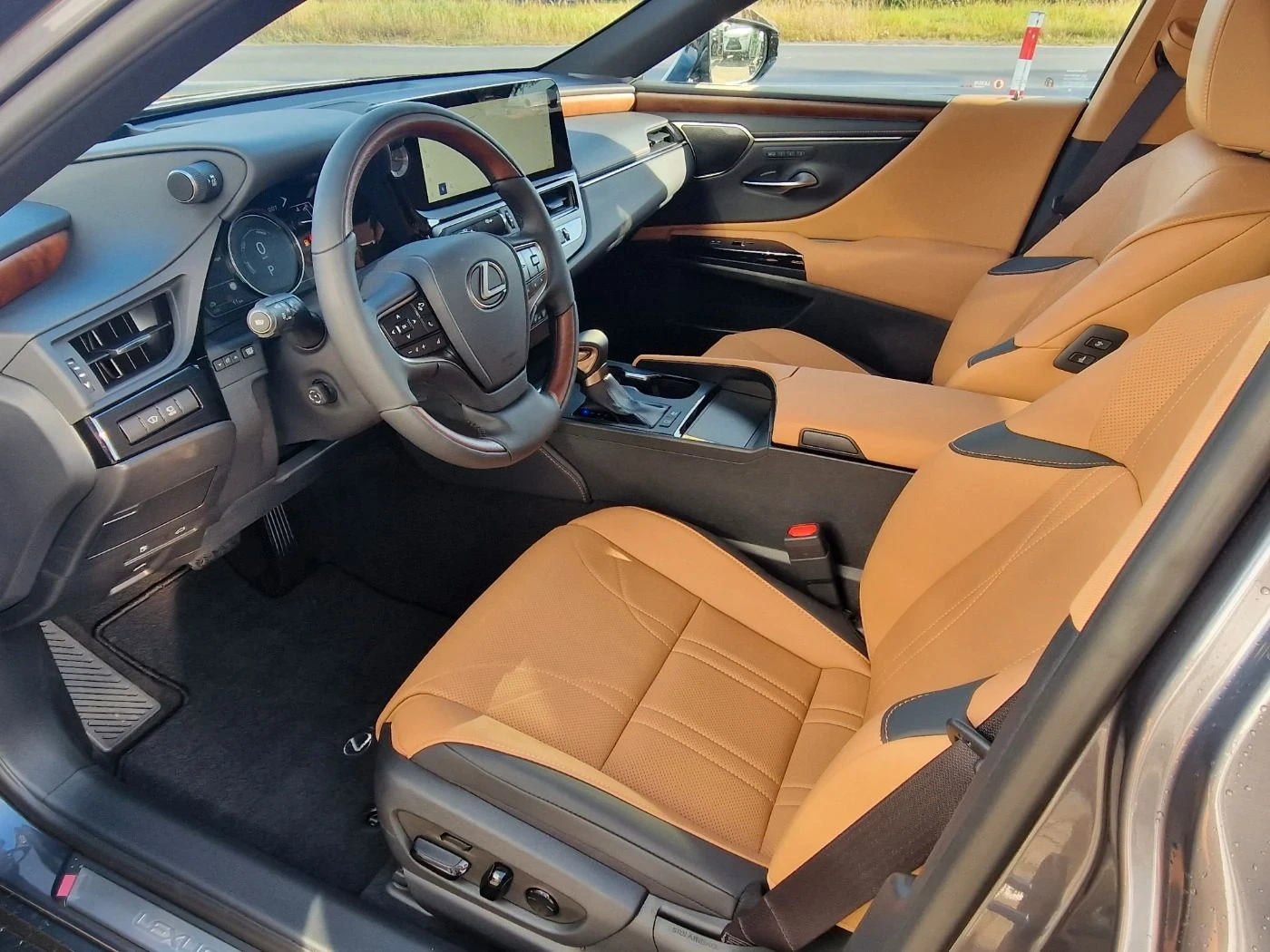 Lexus ES 300 НОВ АВТОМОБИЛ - 2025 - Luxury - 15 години гаранция - изображение 5