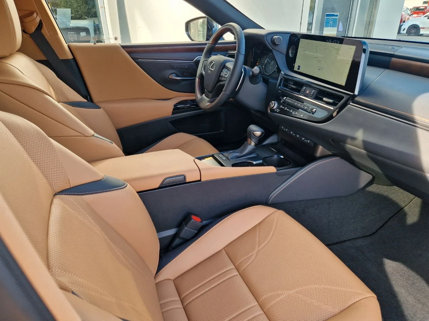 Lexus ES 300 НОВ АВТОМОБИЛ - 2025 - Luxury - 15 години гаранция - изображение 8