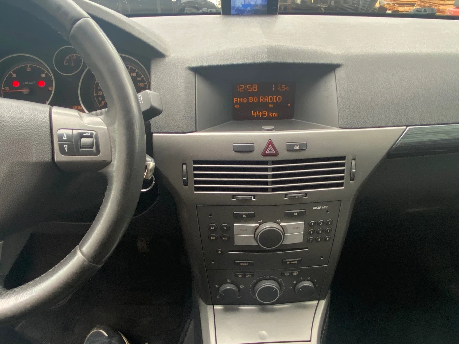 Opel Astra H GTC - изображение 8