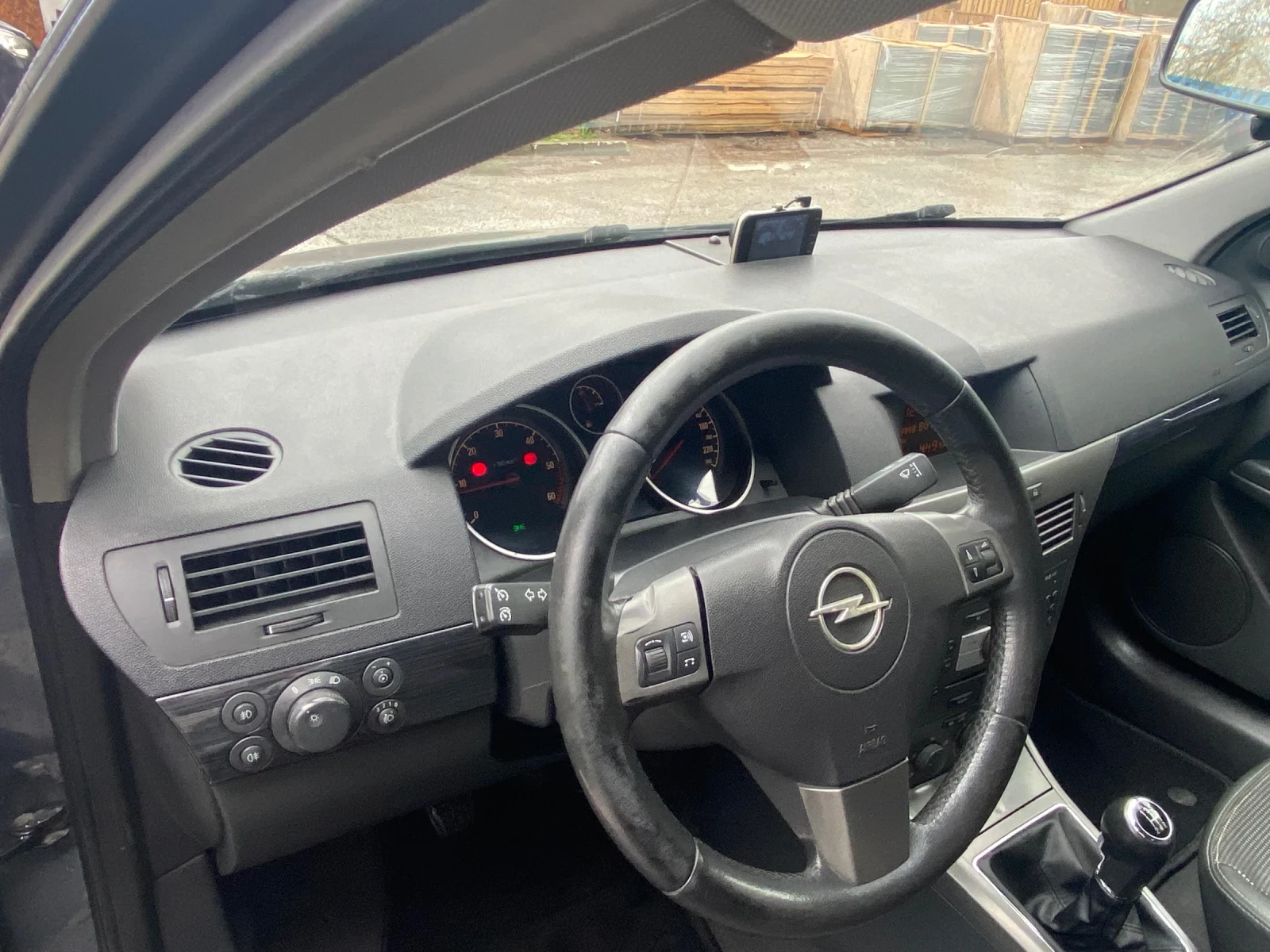 Opel Astra H GTC - изображение 9