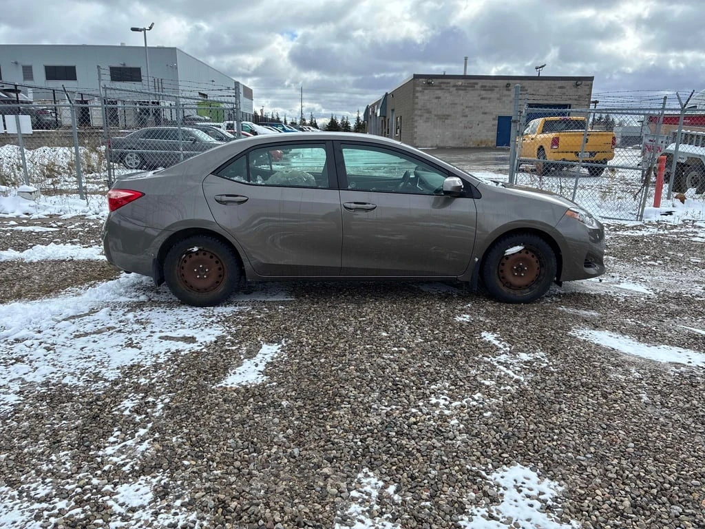 Toyota Corolla * 4dr Sdn * CARFAX *    | Mobile.bg   3