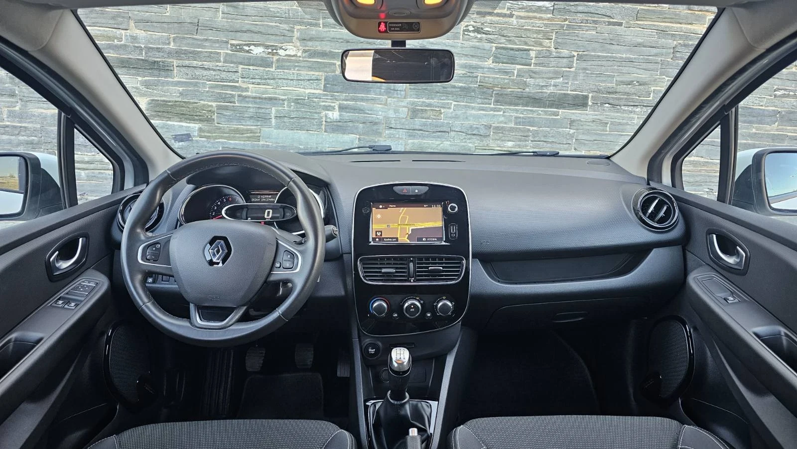 Renault Clio TCe 75к.с. - изображение 8