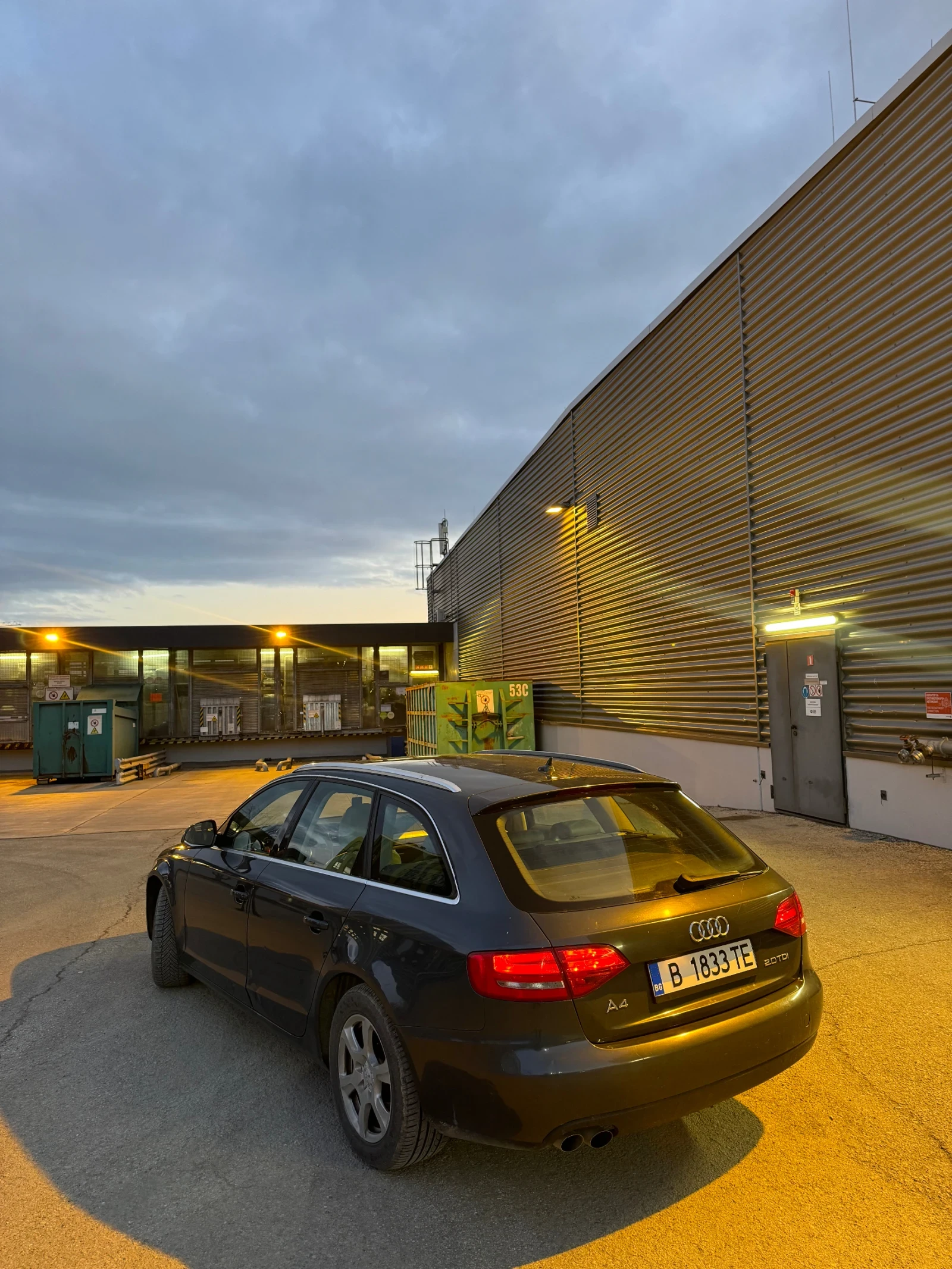 Audi A4, снимка 2 - Автомобили и джипове - 53907759