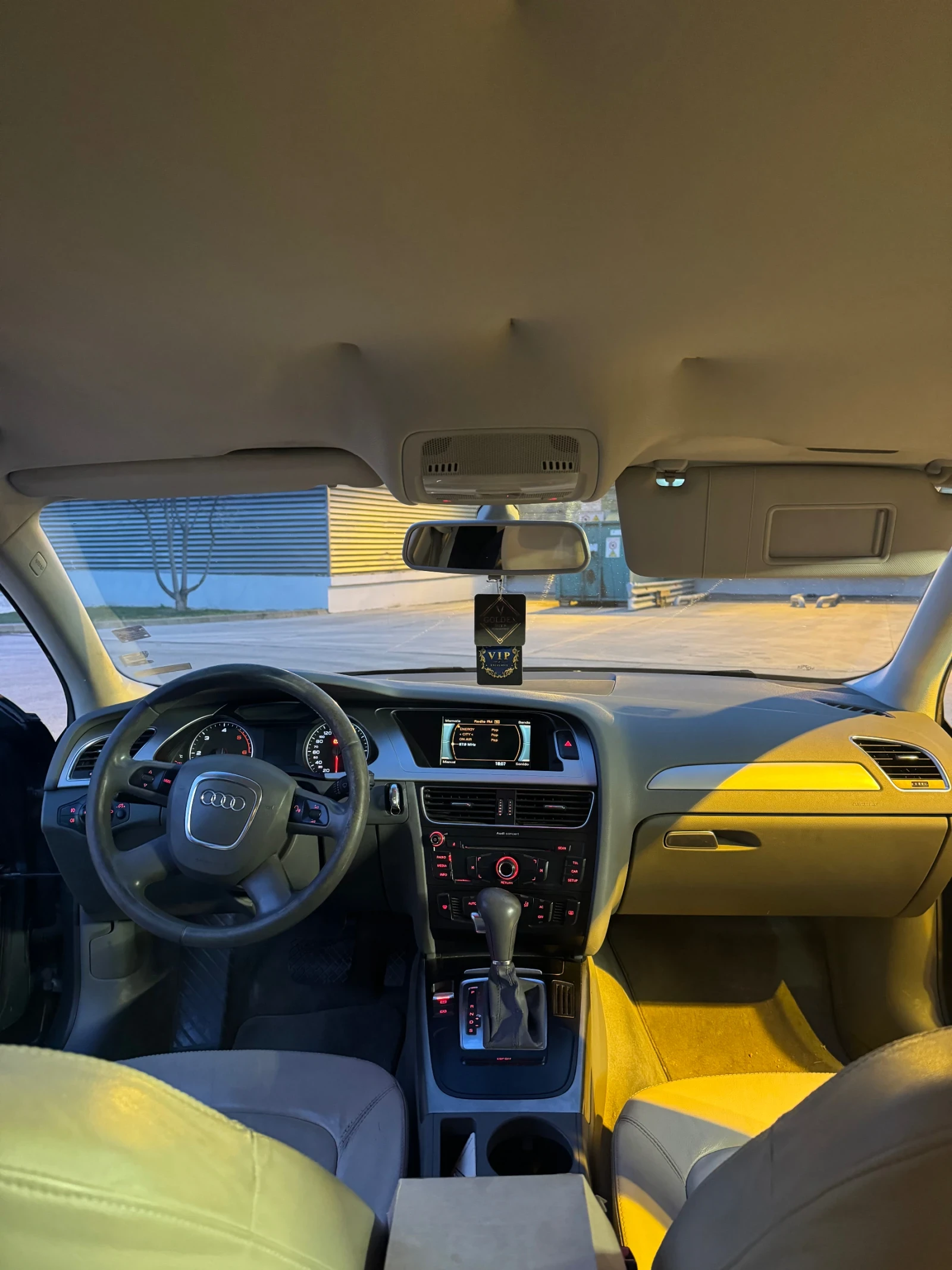 Audi A4, снимка 4 - Автомобили и джипове - 53907759