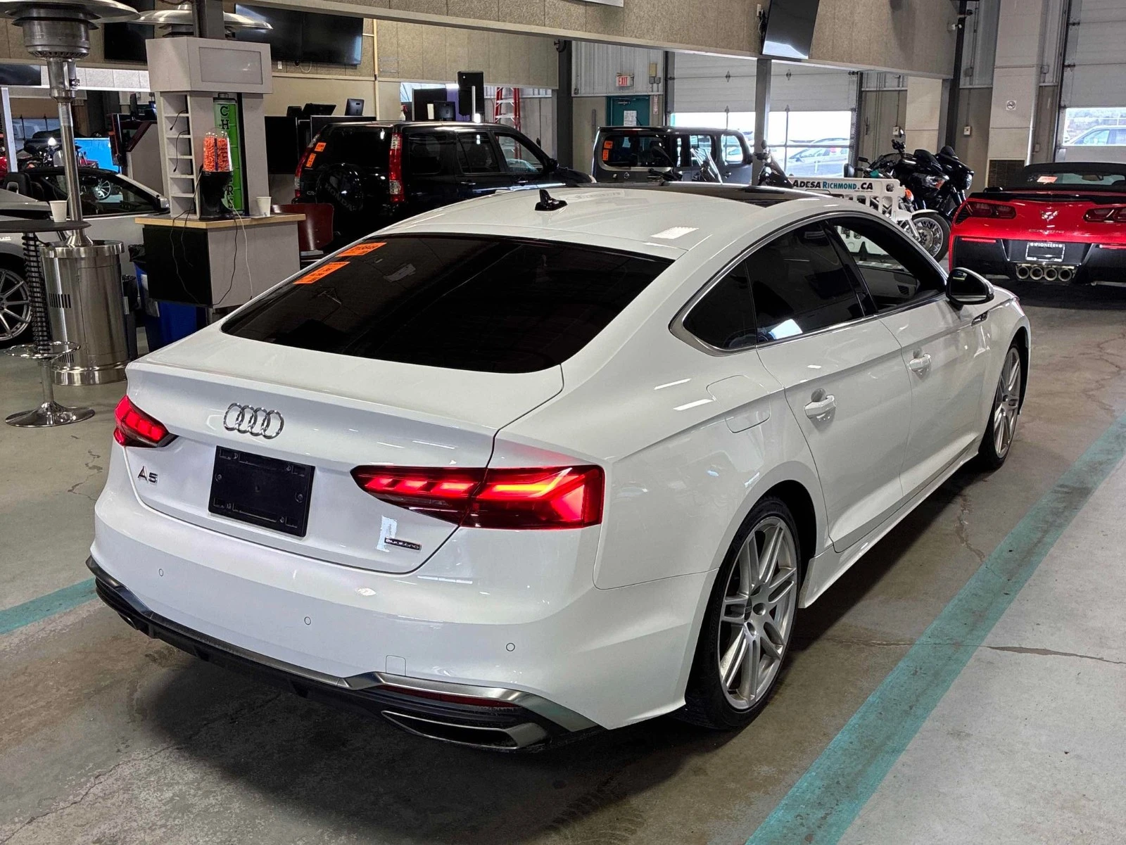 Audi A5 PROGRESSIV С РЕГИСТРАЦИЯ & АВТО КРЕДИТ, снимка 5 - Автомобили и джипове - 53949886