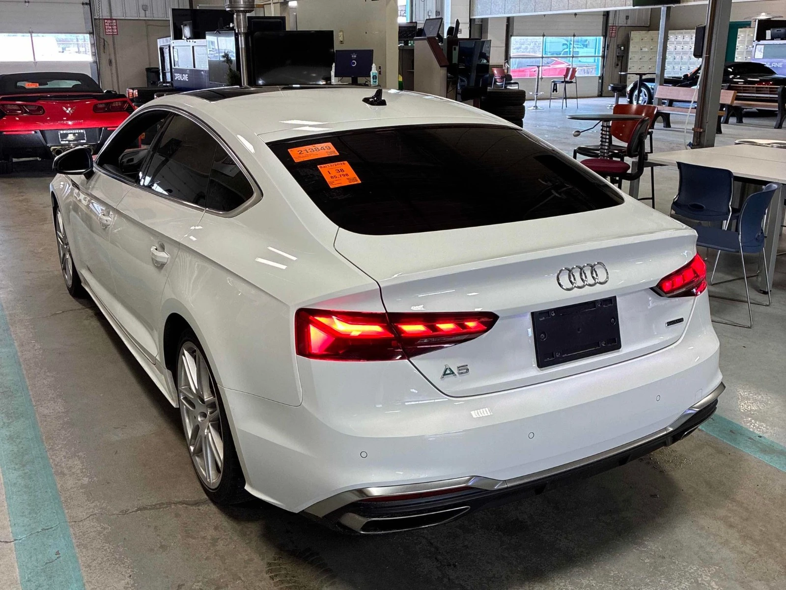 Audi A5 PROGRESSIV С РЕГИСТРАЦИЯ & АВТО КРЕДИТ, снимка 4 - Автомобили и джипове - 53949886