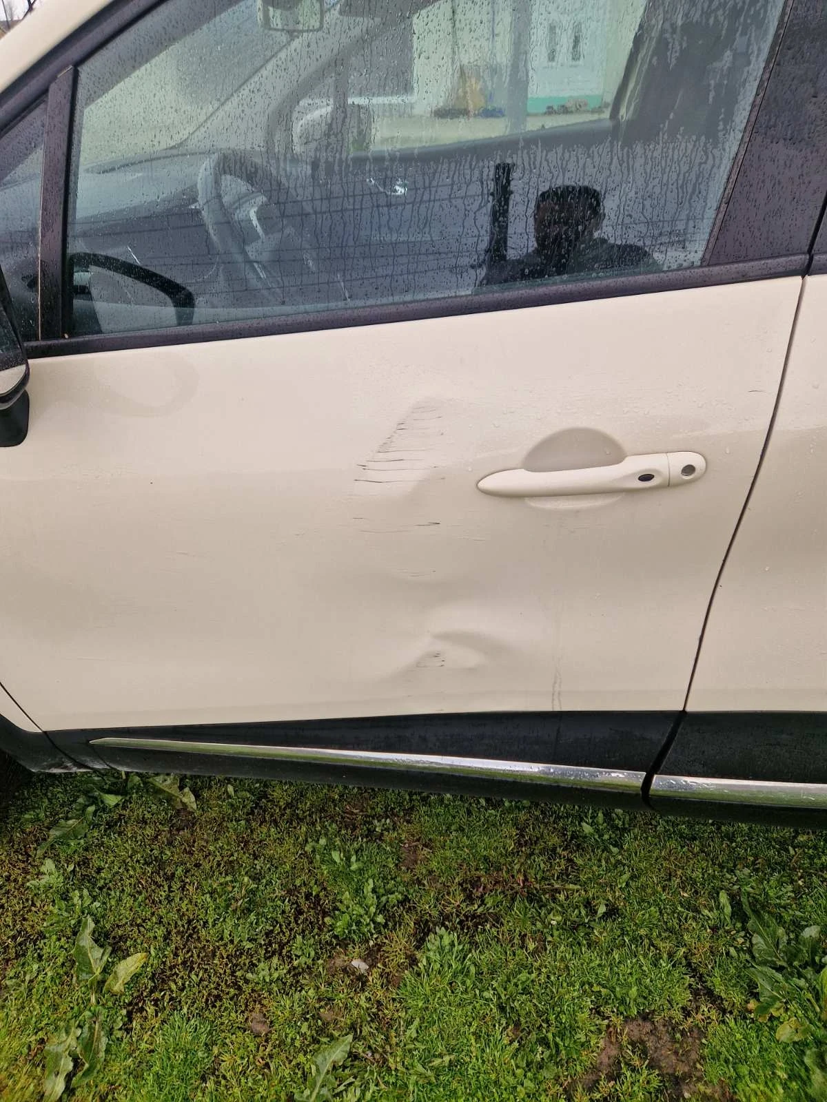 Renault Captur 1.5 DCI, снимка 4 - Автомобили и джипове - 54083348